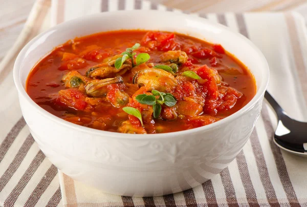 Tigela de sopa de frutos do mar — Fotografia de Stock