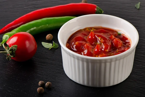 Μπολ με salsa dip με πιπεριές — Φωτογραφία Αρχείου