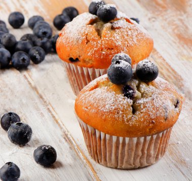 İki yaban mersini kekler