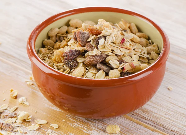 Muesli petit déjeuner dans un bol — Photo