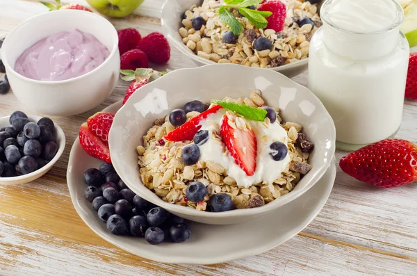 Muesli breakfast with  berries — Stock Photo, Image