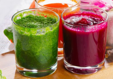 Sağlıklı taze sebze yüzlü .