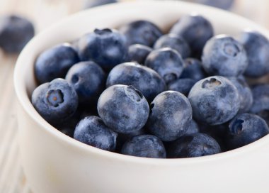 Yaban mersini kase masada