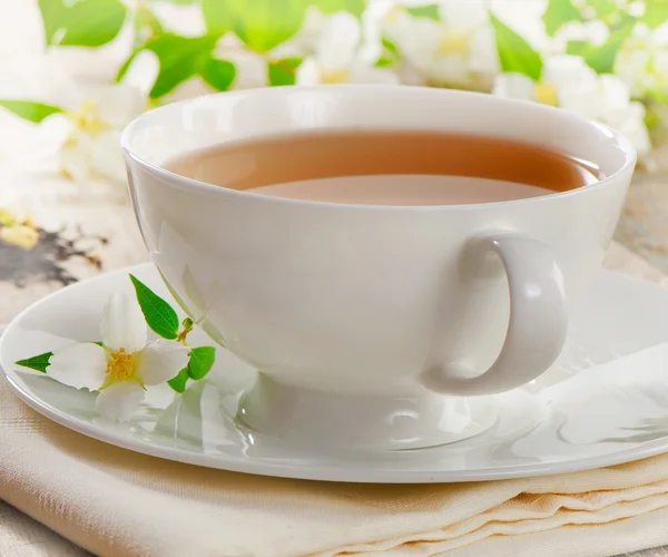 Té de jazmín en taza — Foto de Stock