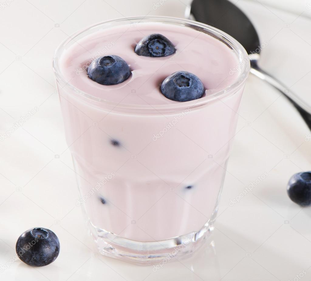 Fresh yogurt with blueberries