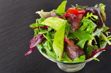 Taze sağlıklı yeşil salata