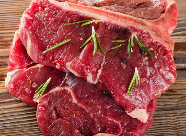 Nötkött t-bone steak — Stockfoto