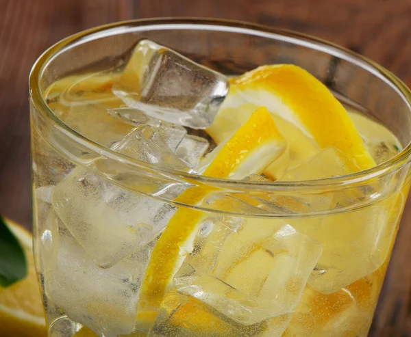 신선한 레몬 물 — 스톡 사진