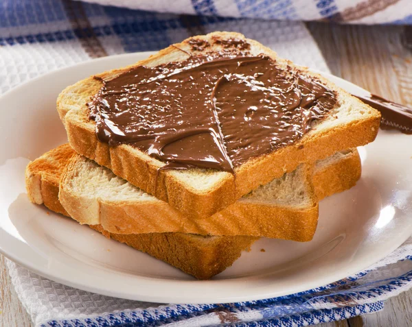 Tostadas con chocolate untado — Foto de Stock