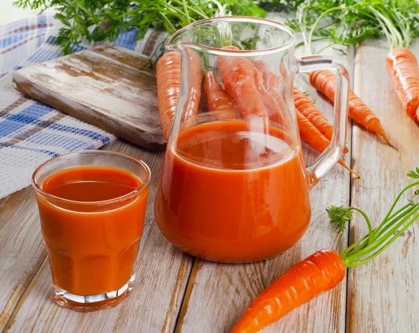 Vaso de jugo de zanahoria — Foto de Stock