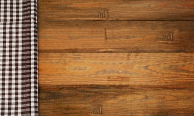 Kahverengi kareli masa örtüsü