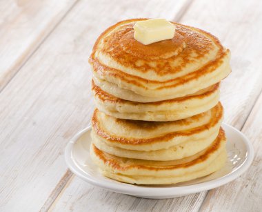 Akçaağaç şurubu ve tereyağlı krep.