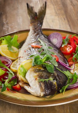 Kızarmış dorado balık