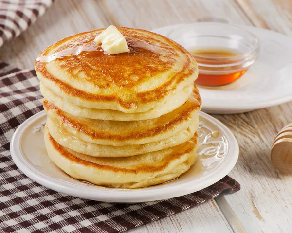 Bunt med små pannkakor — Stockfoto