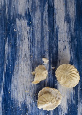 Kremsi vanilya zephyr.