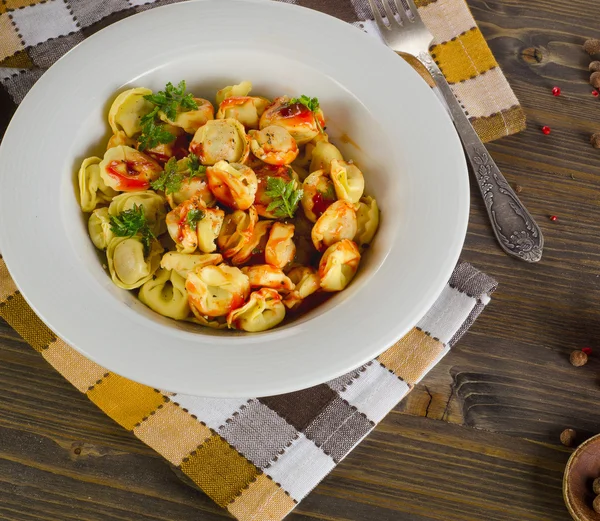 Ravioli pasta con salsa —  Fotos de Stock