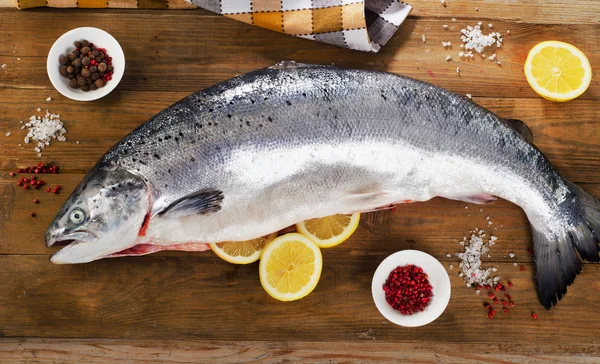 Atlantic Salmon  with lemon — Stock Photo, Image