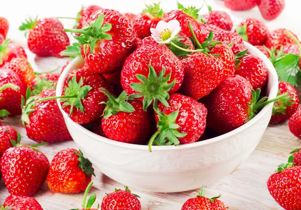 Fresh strawberries — Stock Photo, Image