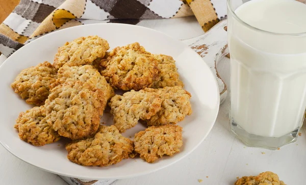 Freshly baked oatmeal cookies — Stock Photo, Image