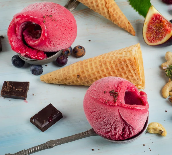 Ice cream on spoon — Stock Photo, Image