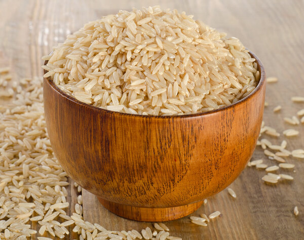 Raw uncooked brown rice