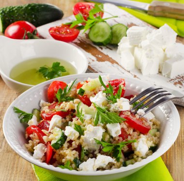 gluten ücretsiz beyaz peynir salatası
