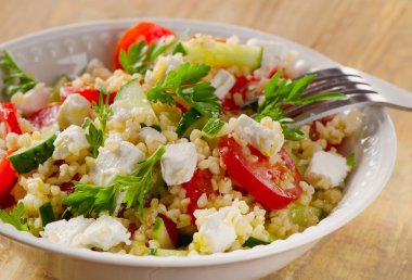 gluten ücretsiz sebze salatası