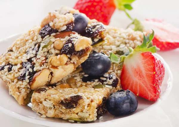 Fruit and nut granola bars — Stockfoto