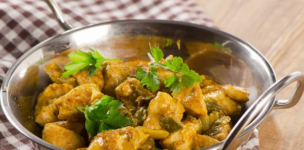 Kyckling curry i balti maträtt — Stockfoto
