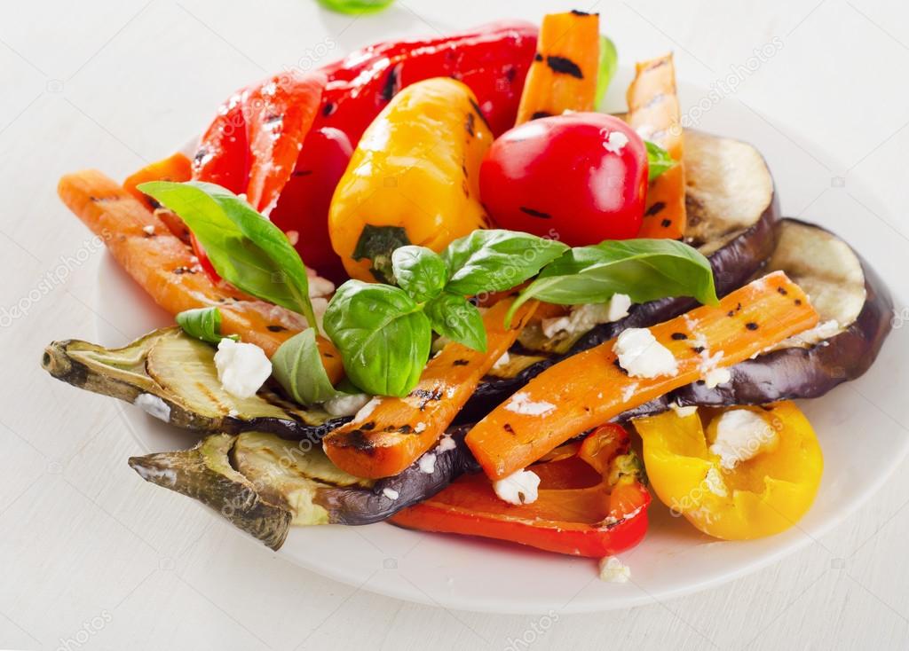 Verduras asadas con queso feta