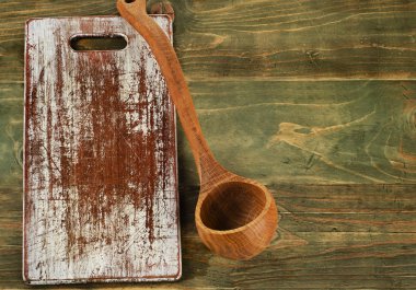 tahta kaşık ve kesme tahtası