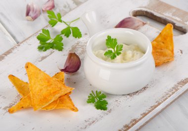 Sarımsak soslu cips