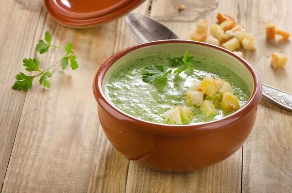 Вершковий овочевий суп з грінками  . — стокове фото
