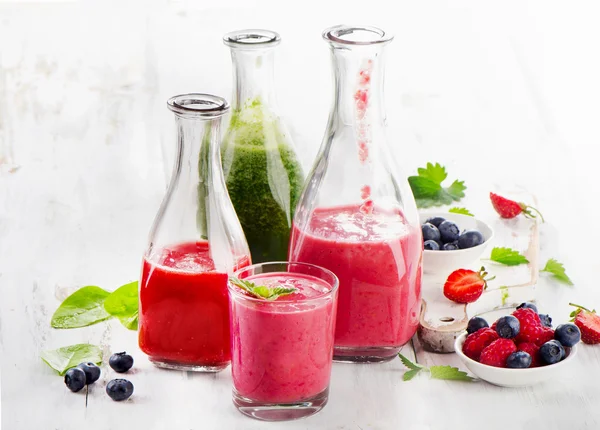 Smoothies frais sains aux baies — Photo