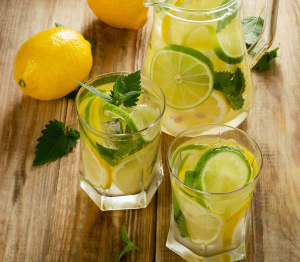 Water with lemons and mint handmade — Stock Photo, Image