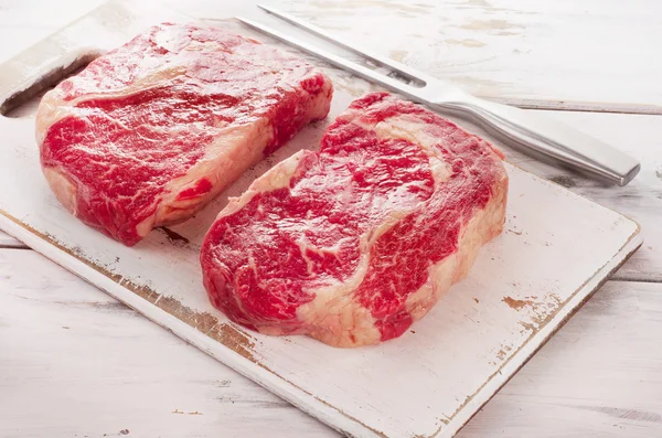 Bifes Ribeye frescos crus — Fotografia de Stock