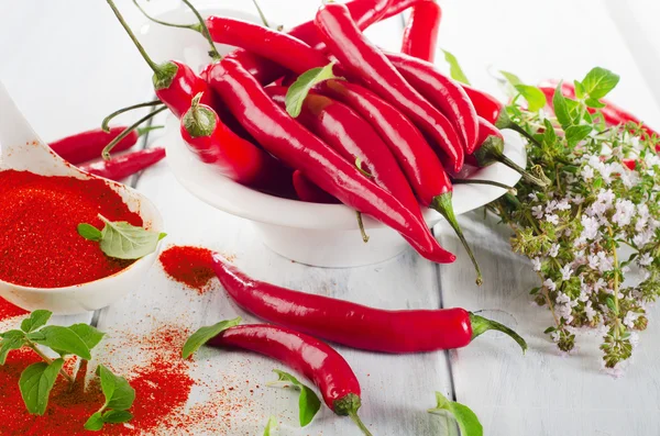 Červené chilli papričky — Stock fotografie