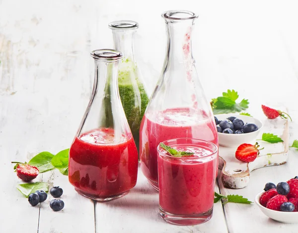 Gezonde verse smoothies — Stockfoto