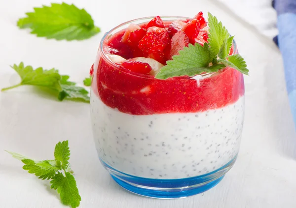 Healthy breakfast of strawberries — Stockfoto
