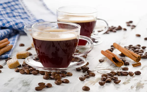 Twee glas koffie kopjes — Stockfoto