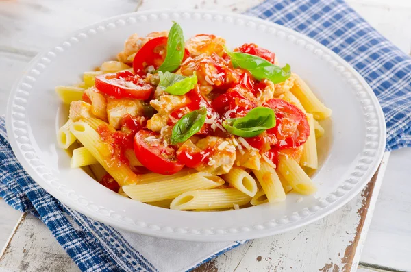 Pasta con Pollo, Salsa Boloñesa — Foto de Stock