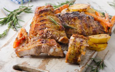 Izgara domuz pirzolası.