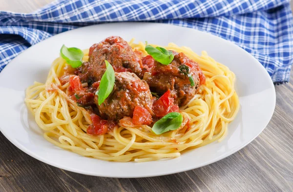 Pasta with meatballs and herbs — Stock Photo, Image