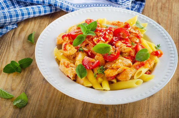 Pasta with Chicken,Bolognese Sauce and Basil. — Stock Photo, Image