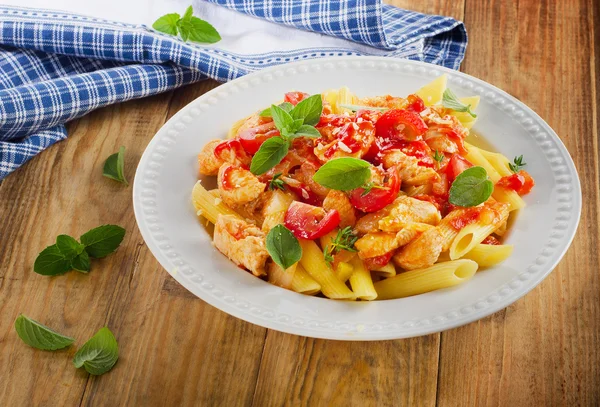 Pasta penne with chicken — Stock Photo, Image