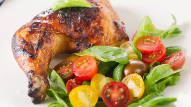 Taze salata tavuk budu