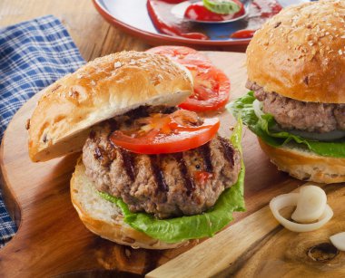 Taze ev yapımı hamburger