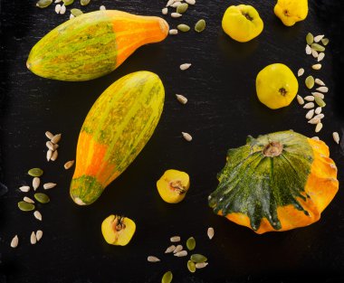 Kabaklarla sonbahar arkaplanı.