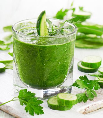 sağlıklı yeşil smoothie