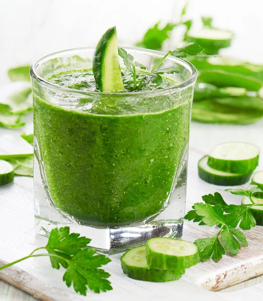 sağlıklı yeşil smoothie